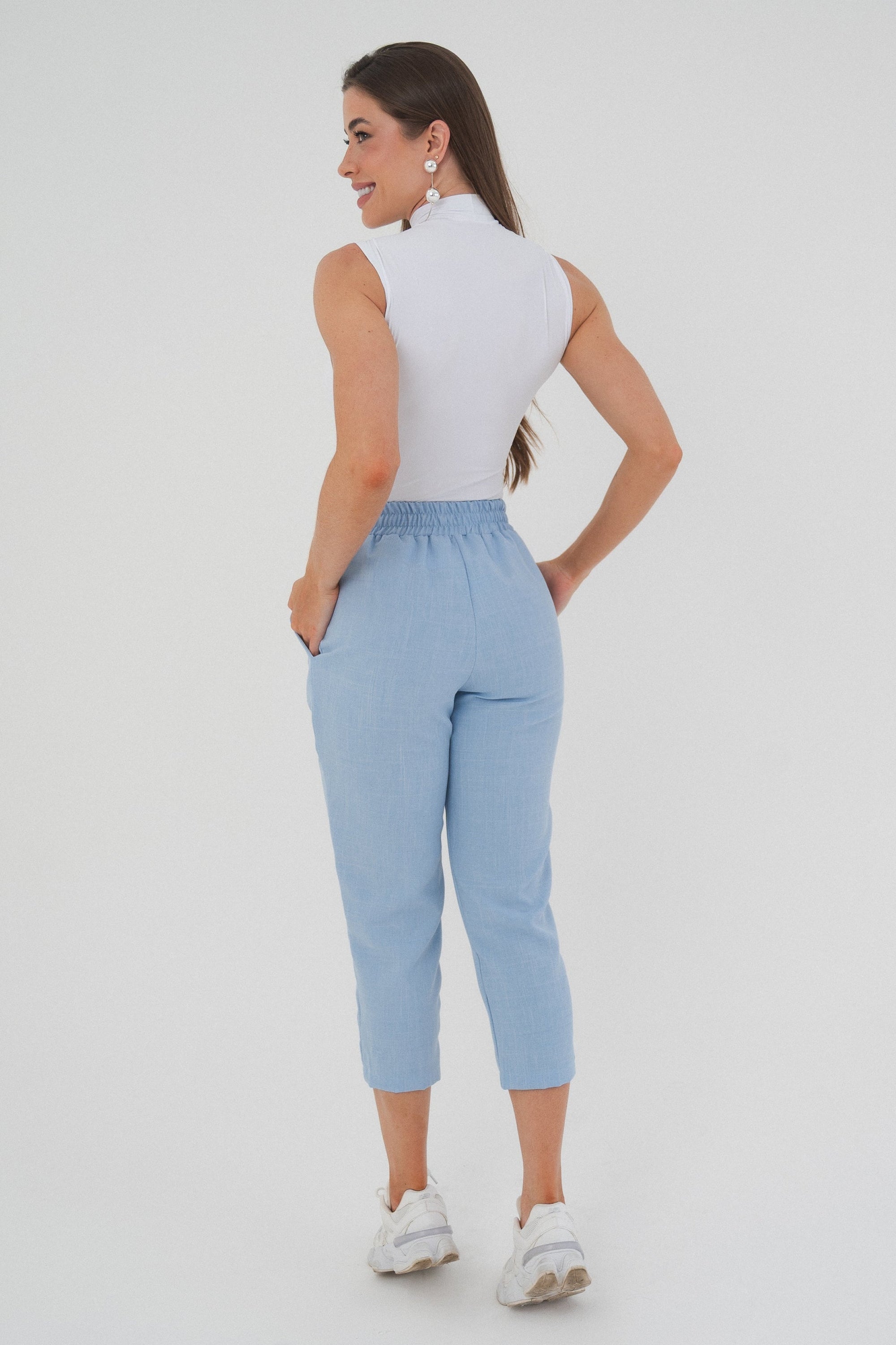 Calça Carrot Capri