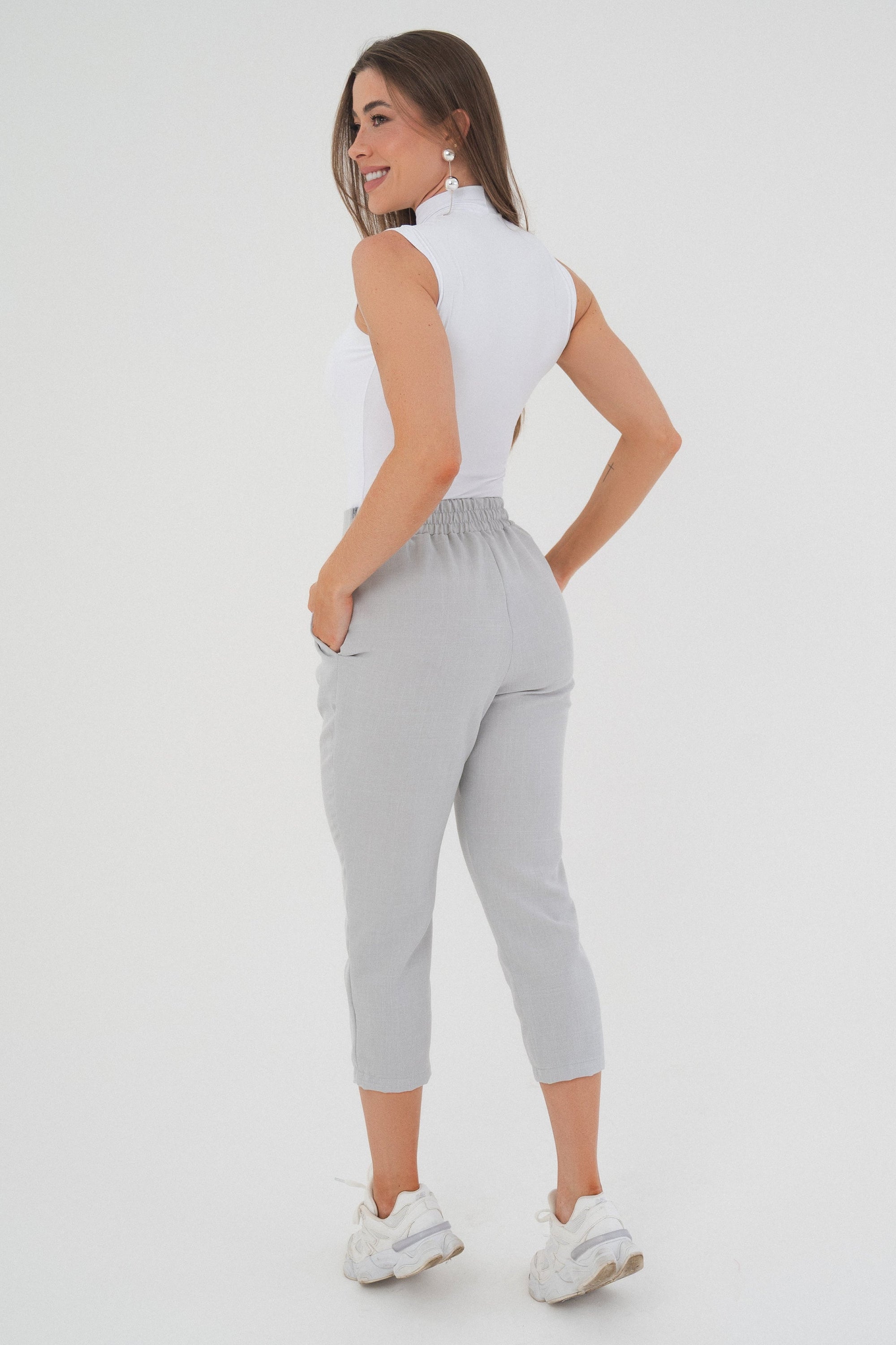 Calça Carrot Capri