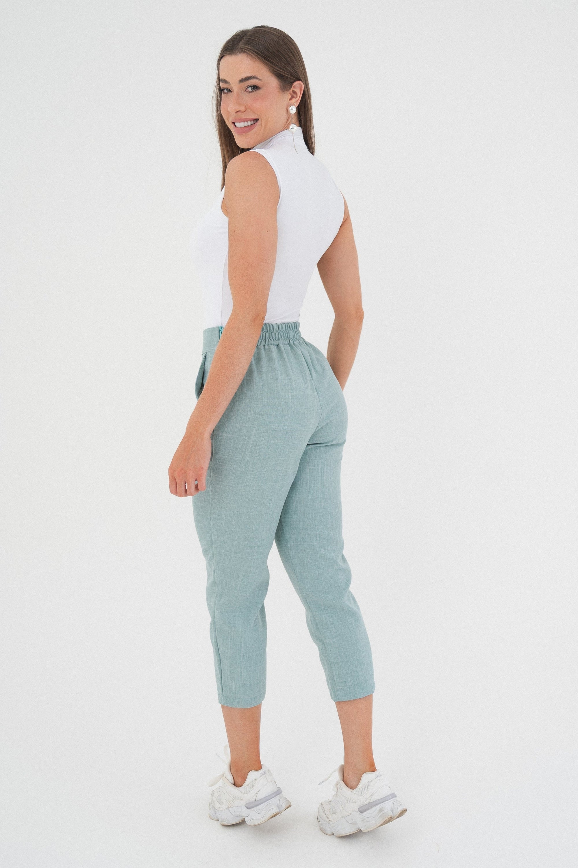 Calça Carrot Capri