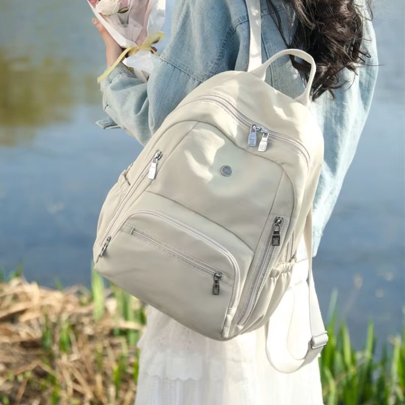 Mochila Feminina de Nylon Flora