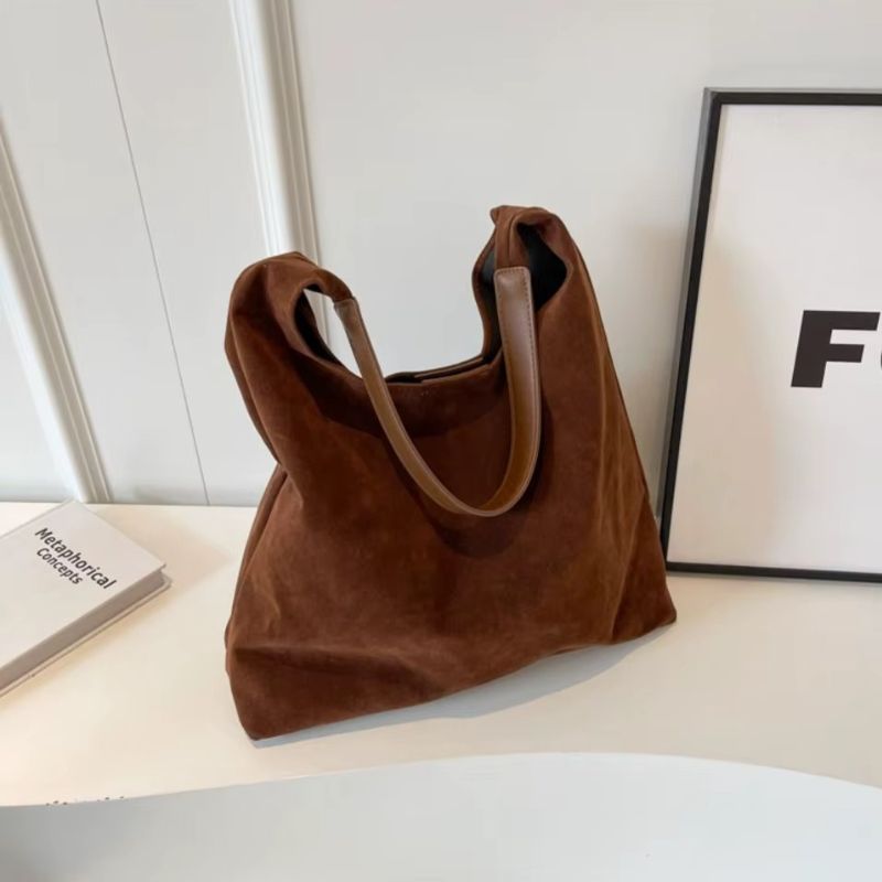 Bolsa Feminina de Ombro Tipo Saco em Suede Sintético Estilo Camurça Ayla