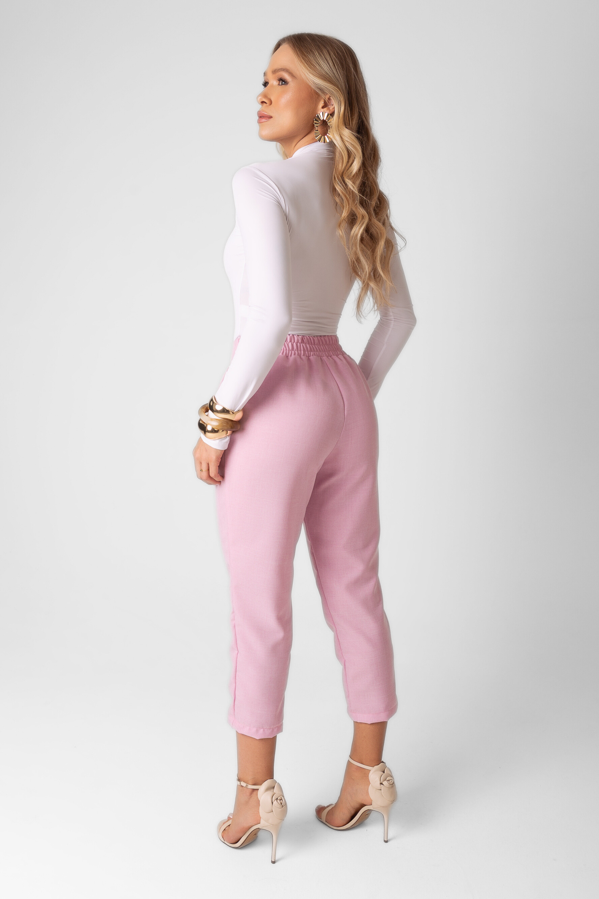 Calça Carrot Capri