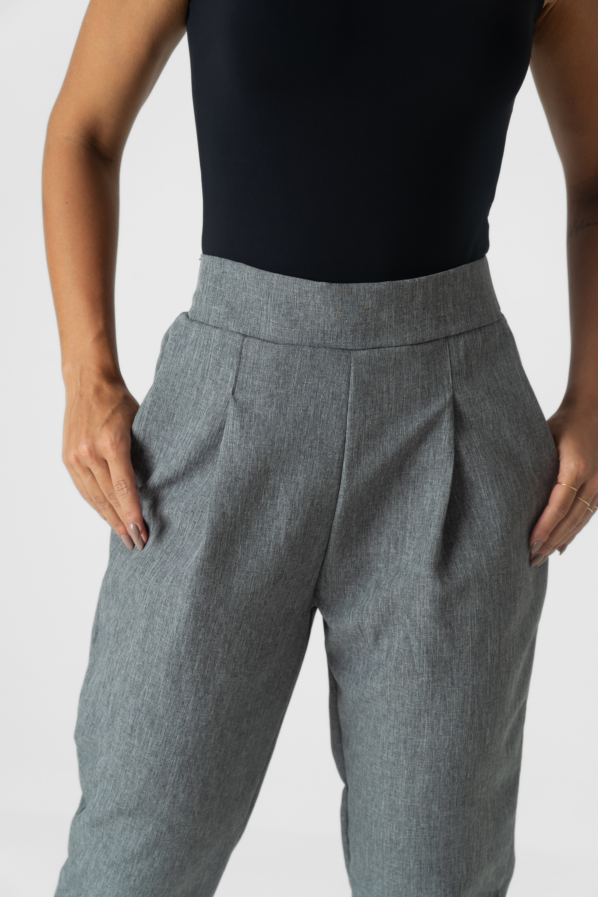 Calça Carrot Capri