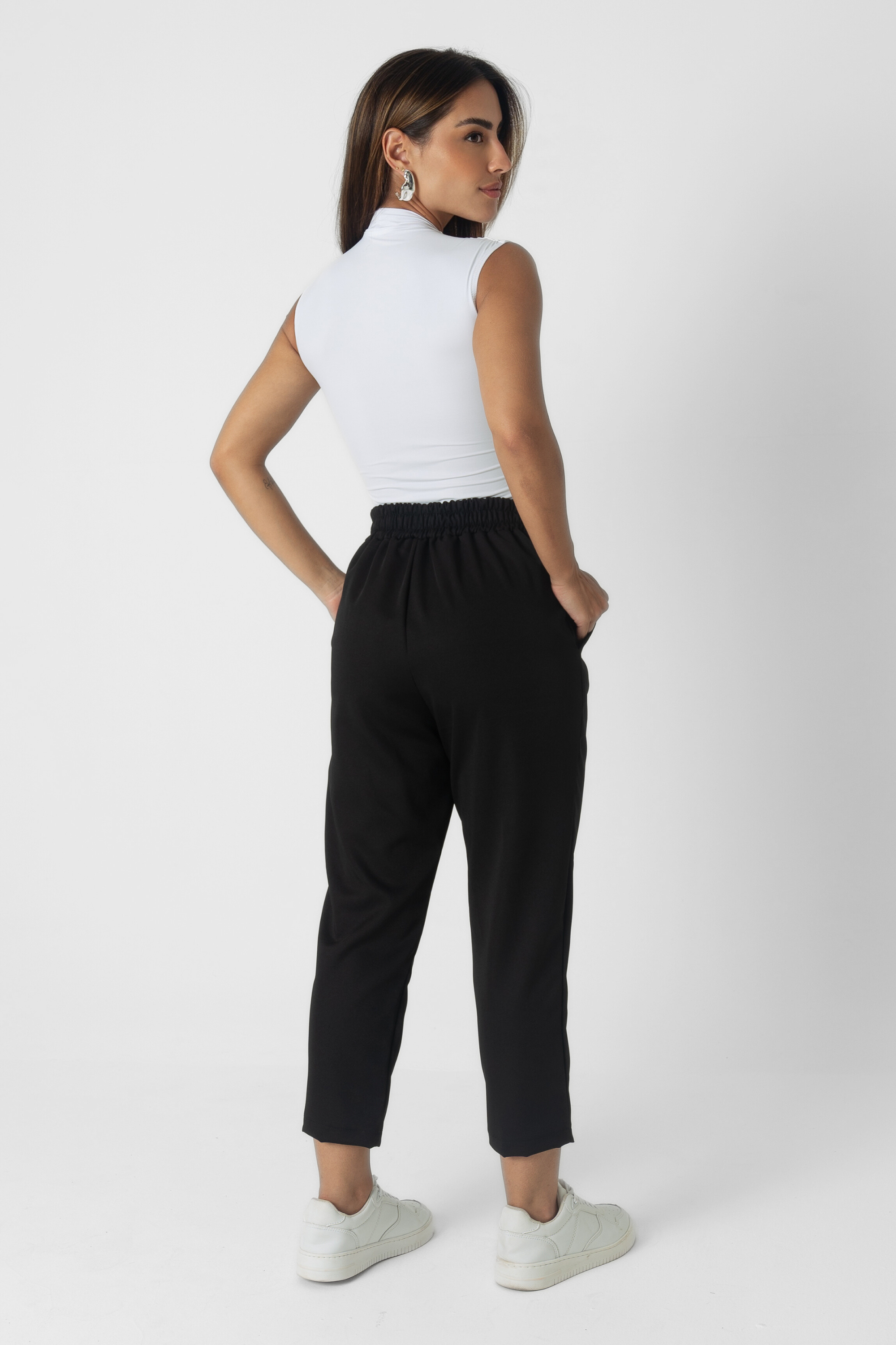Calça Carrot Capri