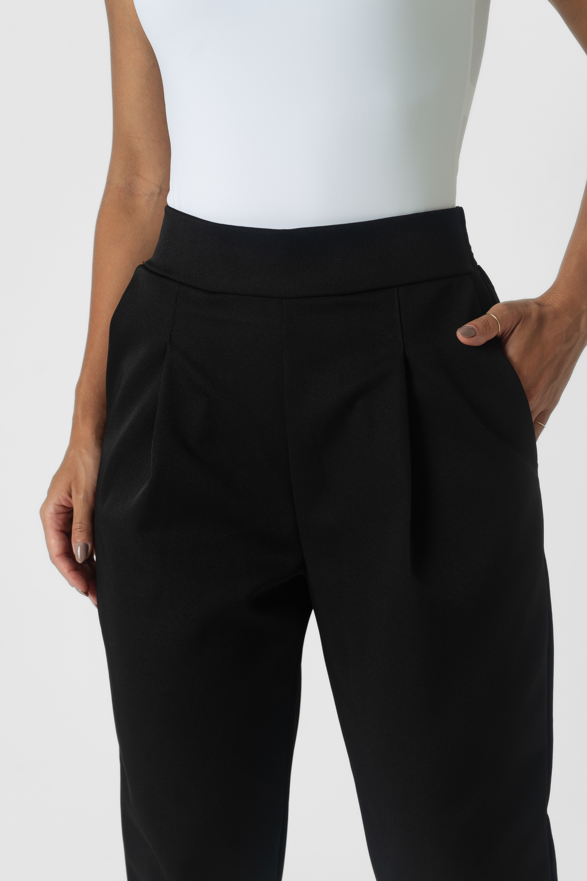 Calça Carrot Capri