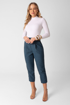 Calça Carrot Capri