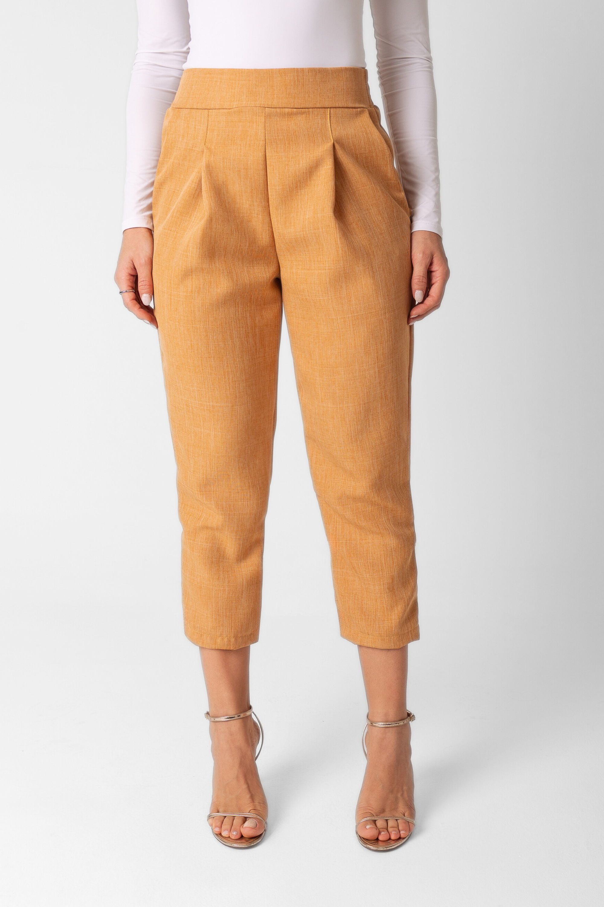 Calça Carrot Capri