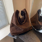 Bolsa Feminina de Ombro Tipo Saco em Suede Sintético Estilo Camurça Ayla