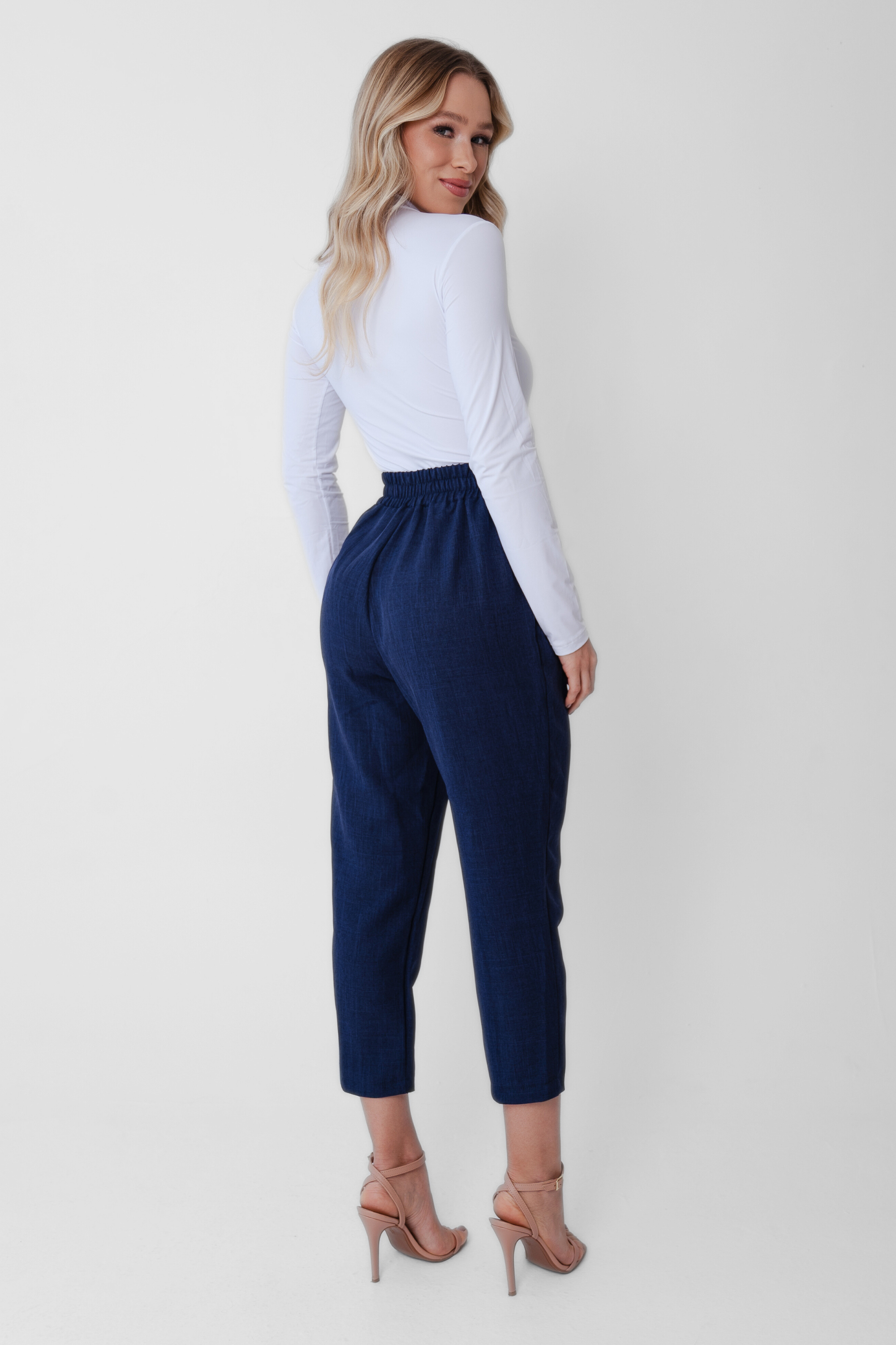 Calça Carrot Capri