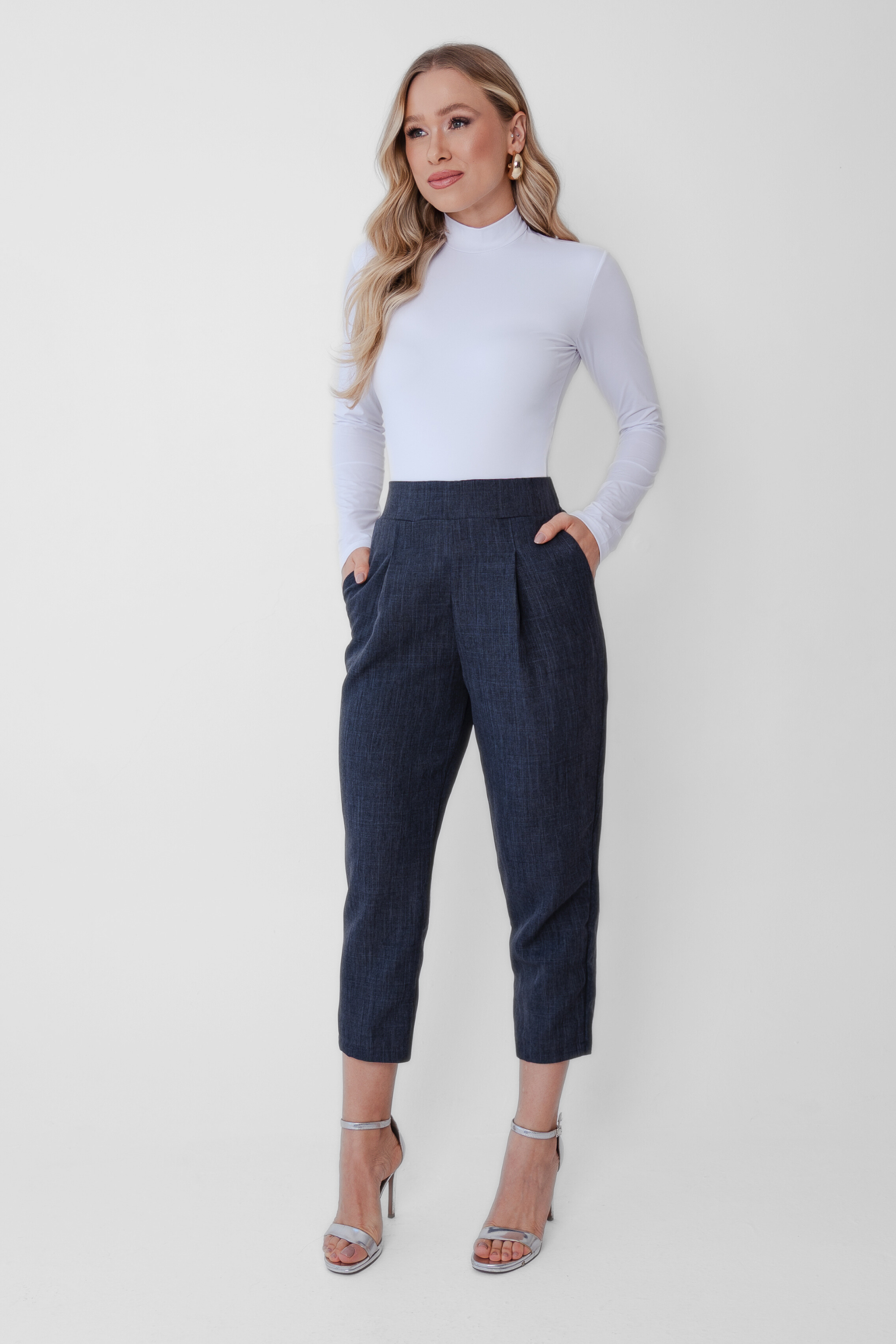 Calça Carrot Capri
