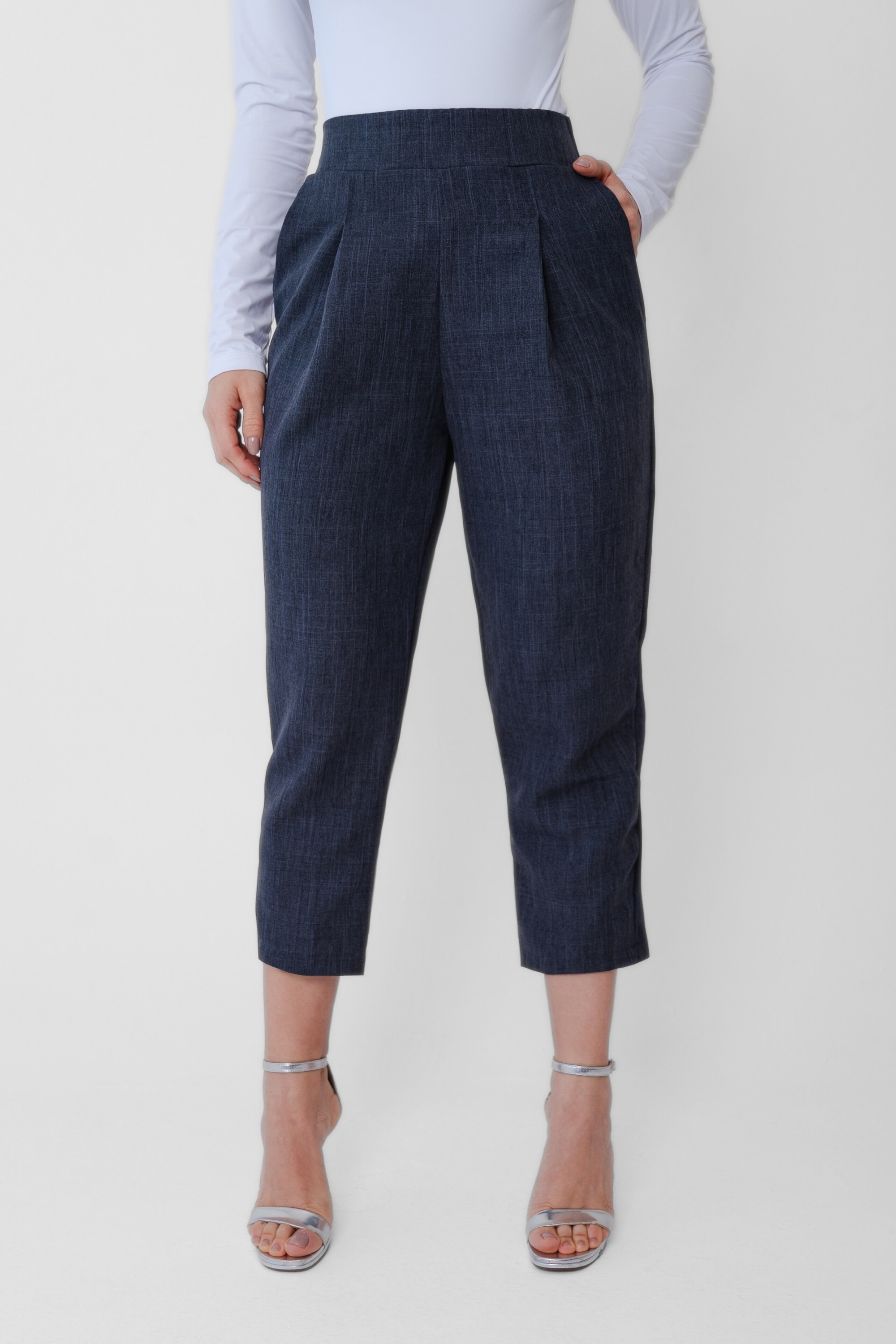 Calça Carrot Capri