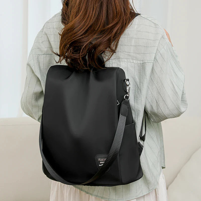 Mochila Feminina de Nylon Stella