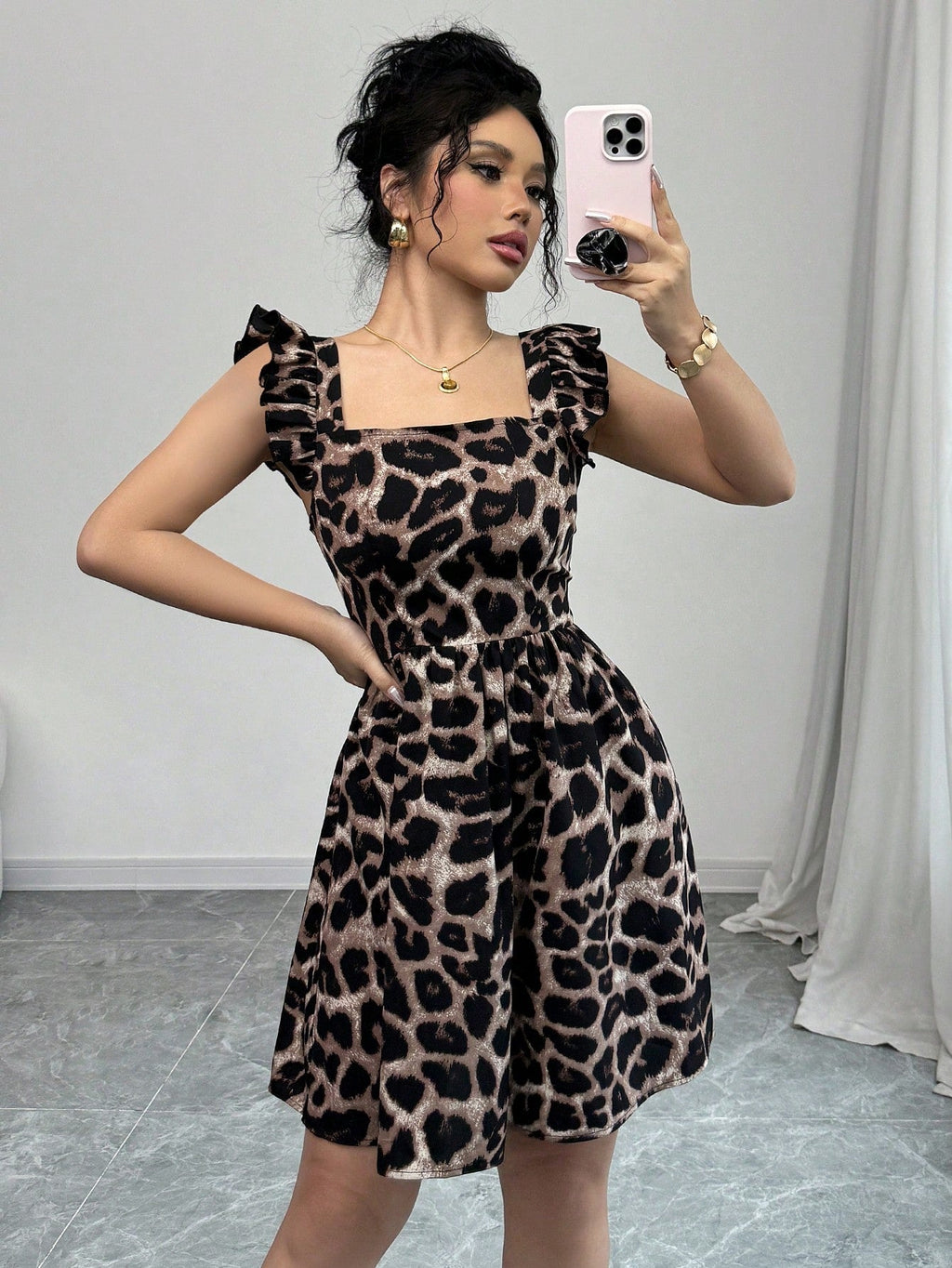 Vestido com Estampa Aleatória e Manga Curta para Férias
