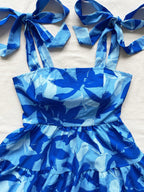 Vestido Casual Plus Size Bainha com Babado e Estampa Tropical